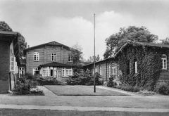 Bild: Sanatorium Bad Sülze - Kinderheilanstalt - Postkarte von 1975