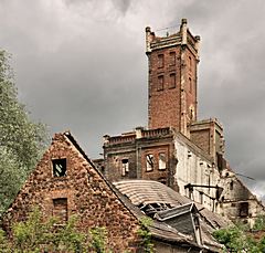 Bild: Ölmühlraffinerie und Wasserturm