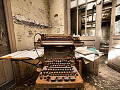 Bild: kombinierte Schreib- und Rechenmaschine von Burroughs - Bureau Central (Mai 2015)