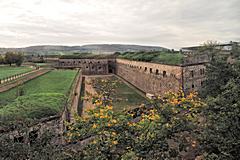 Bild: Festung Ehrenbreitstein - Hauptgraben und linke Contregarde