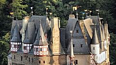 Bild: Burg Eltz - Dachlandschaft