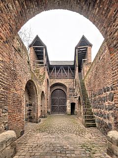 Bild: Burg Friedestrom - Südtor