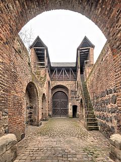 Bild: Burg Friedestrom - Südtor