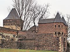 Bild: Burg Friedestrom - Torturm und Südtor