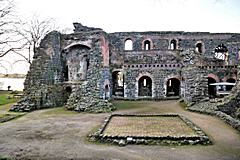 Bild: Kaiserpfalz Kaiserswerth - mittiges Quadrat markiert den Innenraum des früheren Bergfrieds