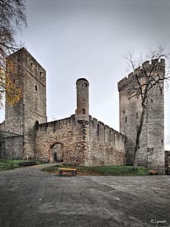 Bild: Kasselburg - Bergfried und Torturm