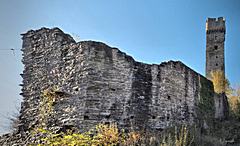 Bild: restaurierte Südmauer der Philippsburg