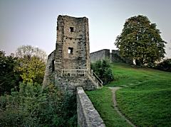 Bild: Burg Volmarstein - Ostturm, Südturm im Hintergrund