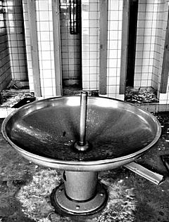 Bild: Becken in Waschkaue