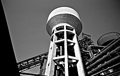 Bild: Wasserturm vor Hochöfen