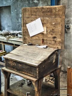 Bild: antikes Schreibpult (Prometa Cadmiage Gilson, Oktober 2015)