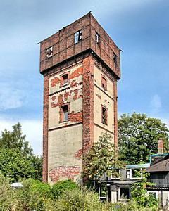 Bild: Waserturm neben dem Tiefbrunnenhaus