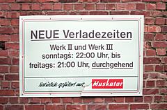 Bild: Schild Verladezeiten