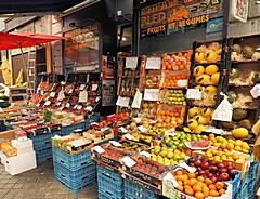 Bild: Obst- und Gemüseladen, Rue St.Séverin, Saint-Laurent