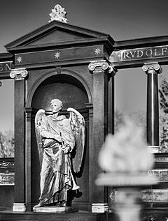 Bild: Grabstätte Gustav und Rudolf Poensgen der Engel des Jüngsten Gerichtes von Clemens Buscher