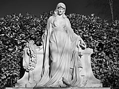 Bild: Grabmal von Friedrich Kühn für Familiengrab Schönfeld Talbot