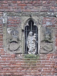 Bild: Kopie der Madonna "Et Bildchen" und Wappen von Saarwerden und Kurköln im Südtor