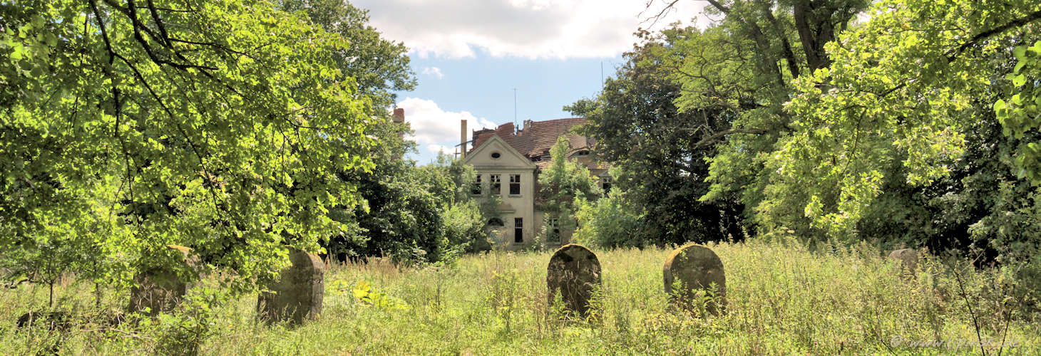 Titelbild von Herrenhaus Striersdorf (August 2012)