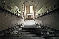 Bild: Die Treppe hinunter