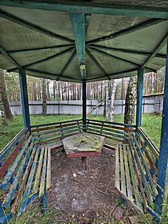 Bild: Pavillon im abgesperrten Bereich der Militärabwehr